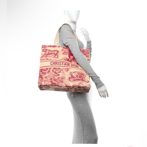 CHRISTIAN DIOR Straw Dioriviera Red VIP Tote - Picture 2 of 13